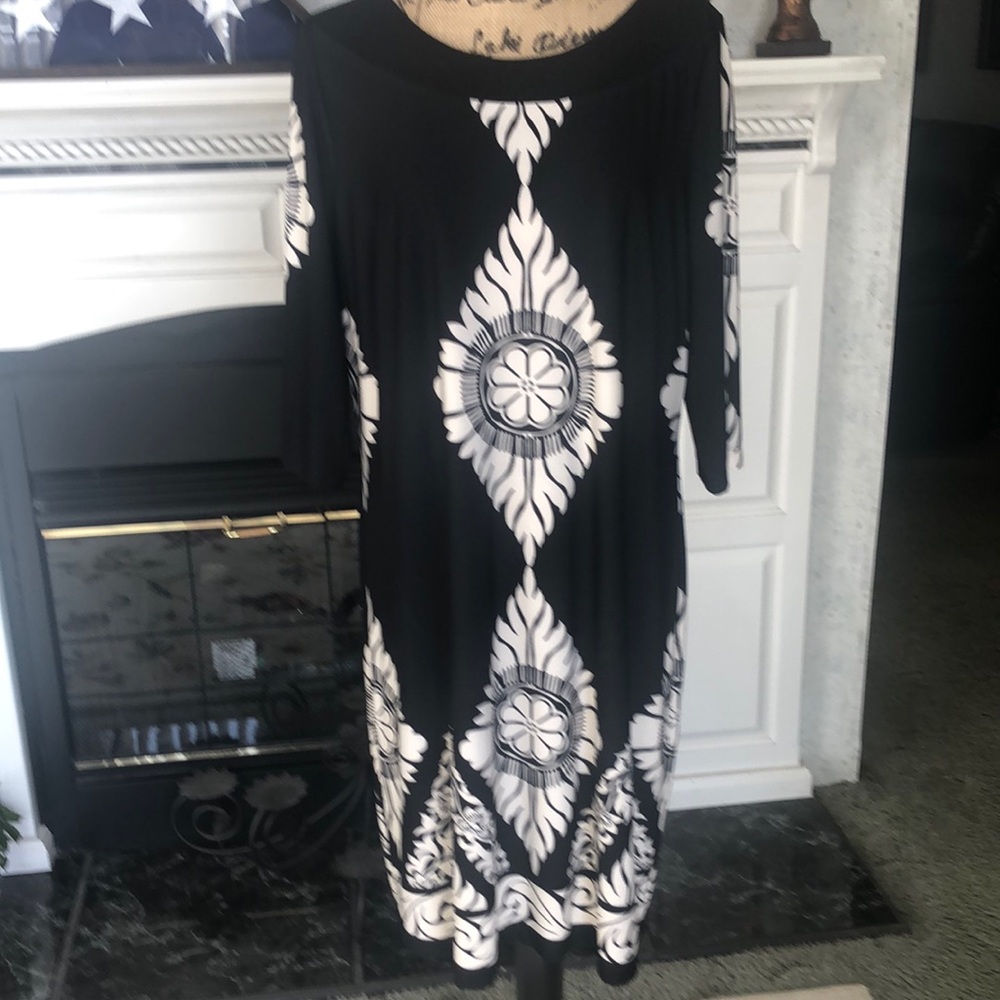 Size 16 , fits more like a size 14